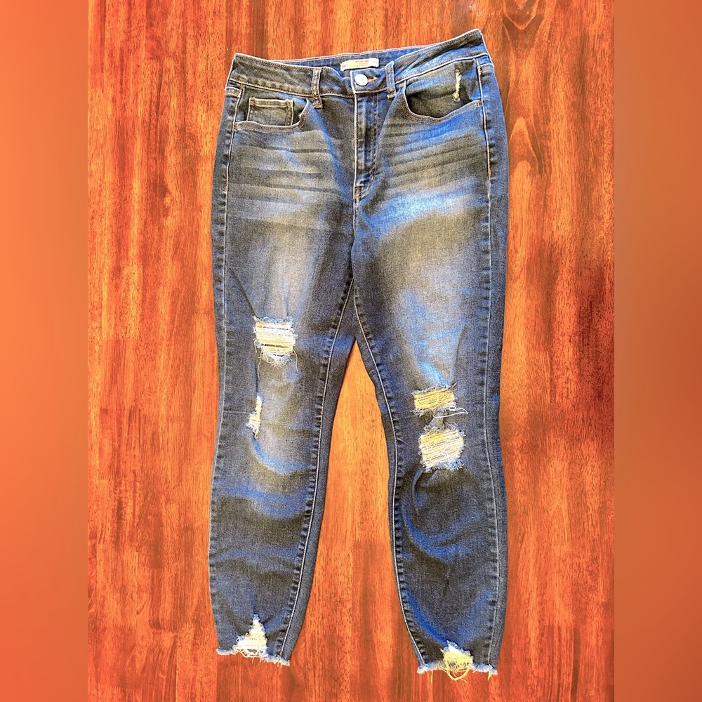 SO Destroyed high waisted skinny ankle jeans size size 31